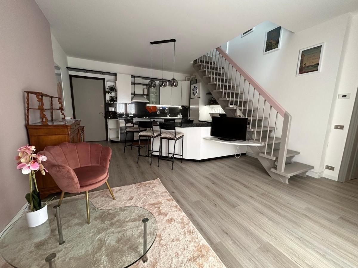 D-Place Apartment Piazza Duomo Crema Exteriör bild